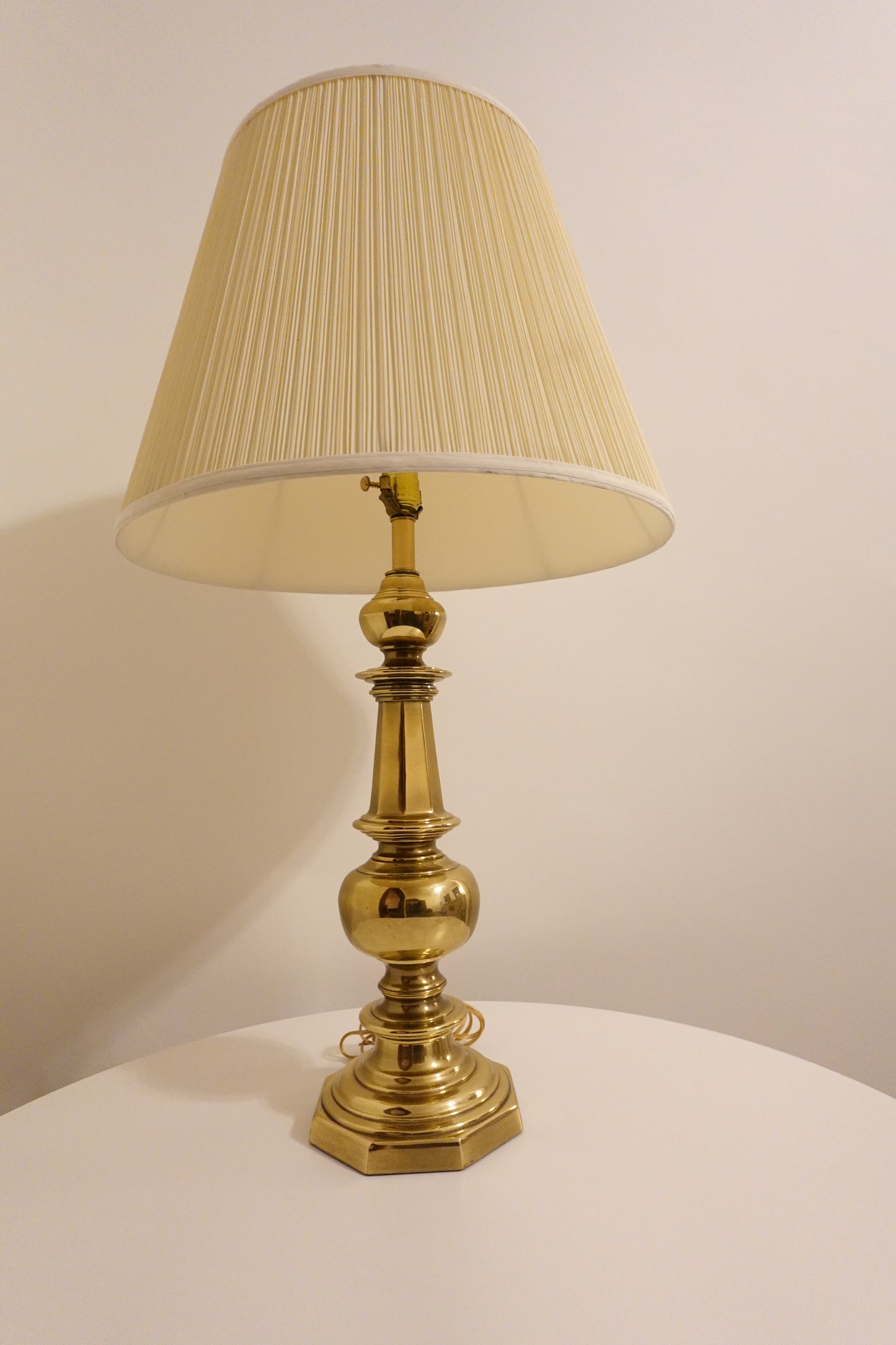 Vintage 34' in Tall Mid-Century Modern Stiffel-Style Heavy Brass Table Lamp 3-Way Light w/ Original Beige Pleated Lamp Shade