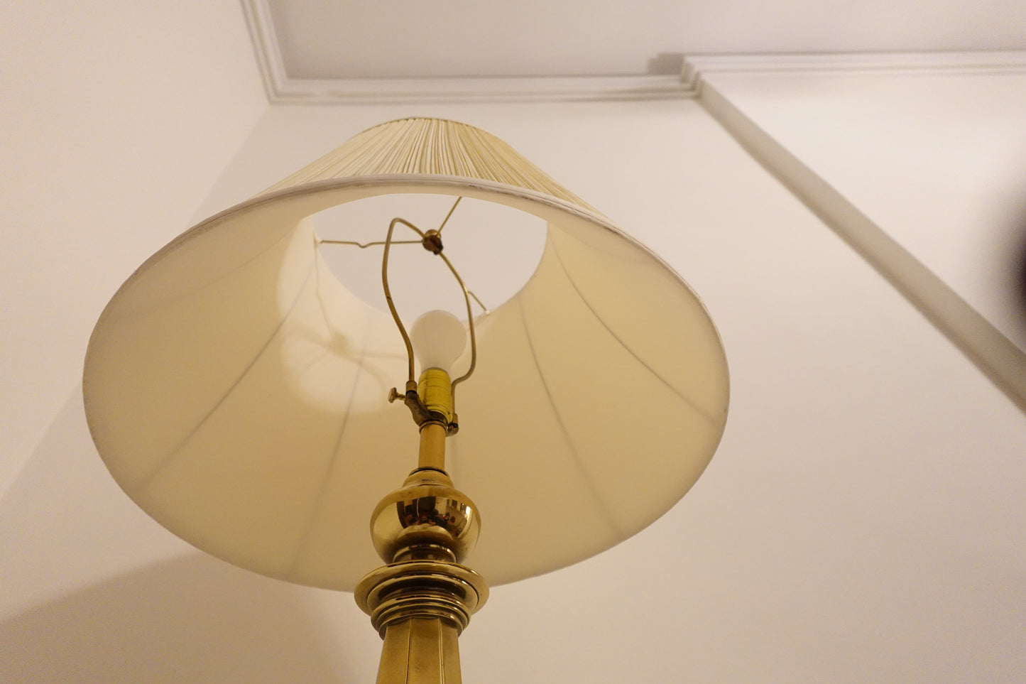 Vintage 34' in Tall Mid-Century Modern Stiffel-Style Heavy Brass Table Lamp 3-Way Light w/ Original Beige Pleated Lamp Shade